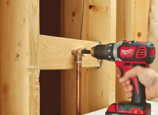 Milwaukee M18 BDD-0 bore-/skruemaskine