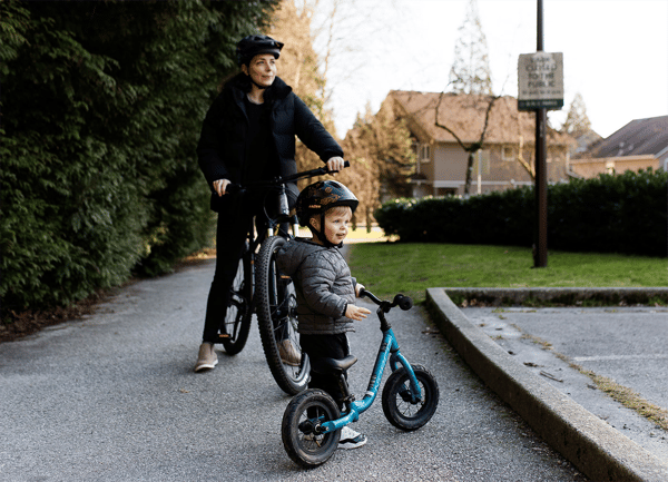 LAZER Pnut KinetiCore cykelhjälm