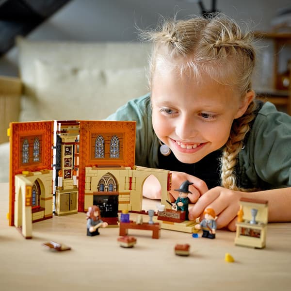 LEGO Harry Potter Hogwarts Moments: Transfiguration Class (76382)