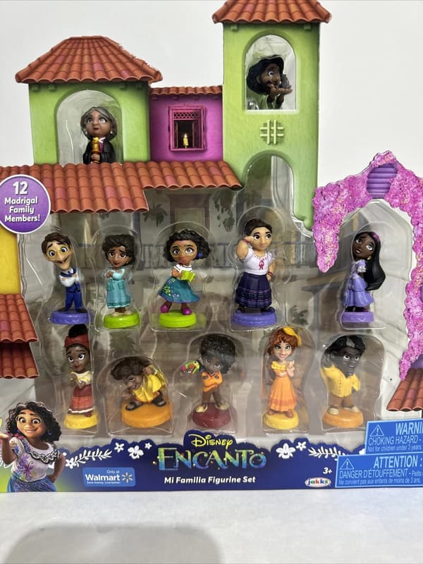 Disney Encanto. Perhesetti 12 kpl
