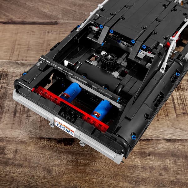 LEGO Technic Domin Dodge Charger (42111)
