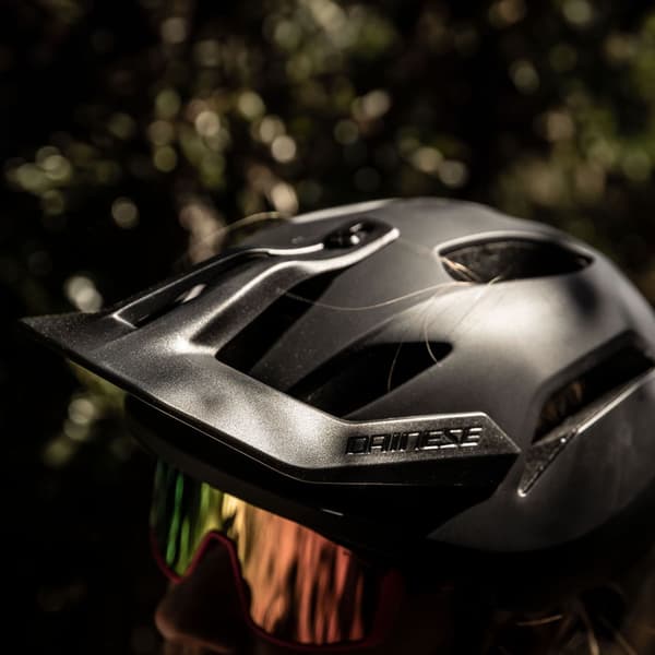 Dainese Linea 03 cykelhjelm sort/sort