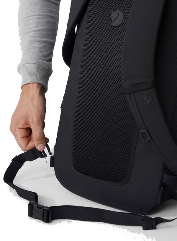 Fjallraven Ulvo Rolltop 30 -reppu - musta