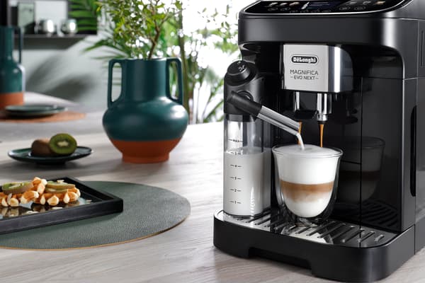 DELONGHI ECAM310.60.B Sort automatisk kaffemaskine