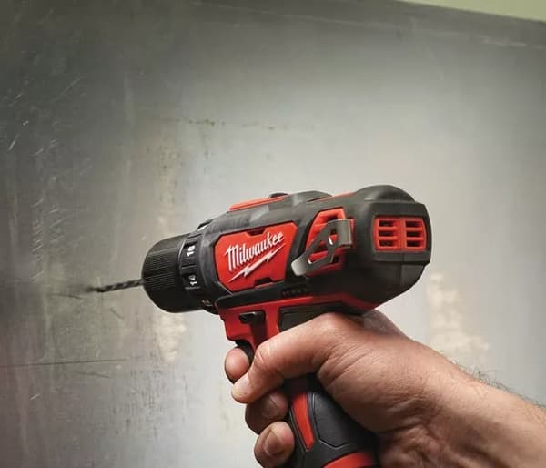 Milwaukee M12 BDD-0 borrskruvdragare
