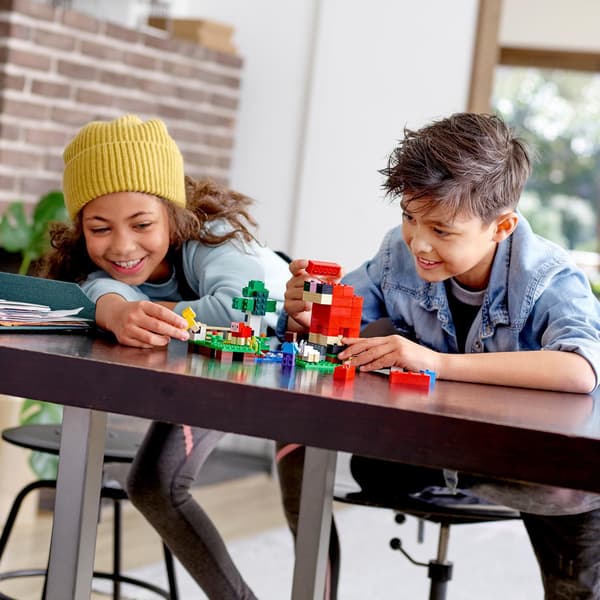 LEGO Minecraft Fårefarmen (21153)