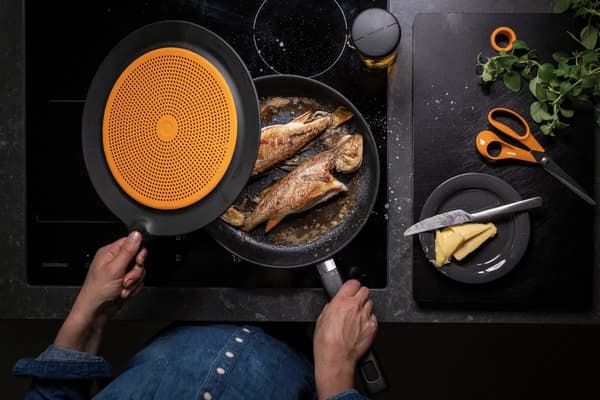 FISKARS Functional Form 30 cm sort - universallåg af plast
