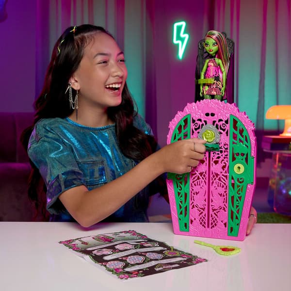 MONSTER HIGH Skräckhemligheter Venus McFlytrap docka HYT75