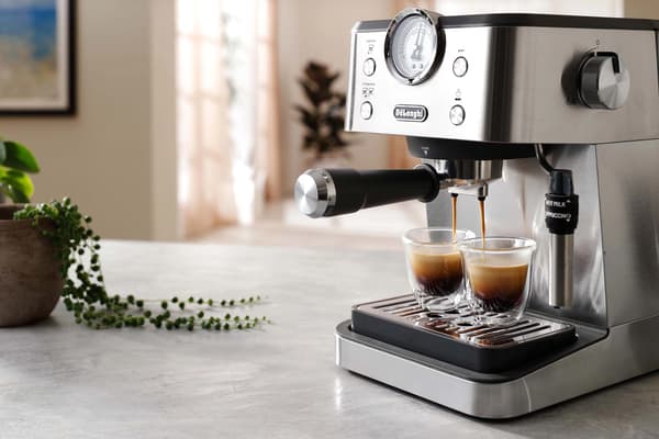 DeLonghi Classic EM450.M espressomaskine