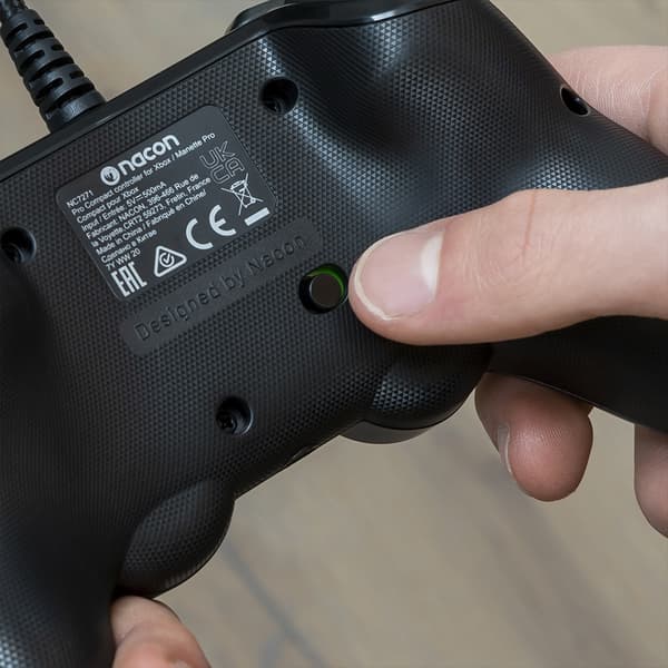 Nacon Pro Compact Gamepad Vit (NA005301)