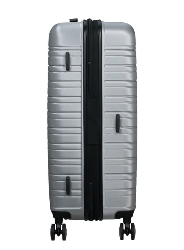 Medium resväska American Tourister Flashline - sky silver