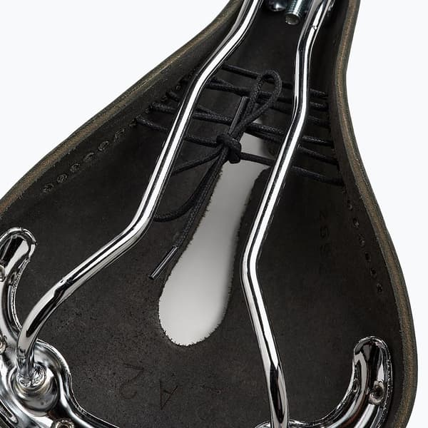 Brooks England B17 Carved -pyörän satula, musta