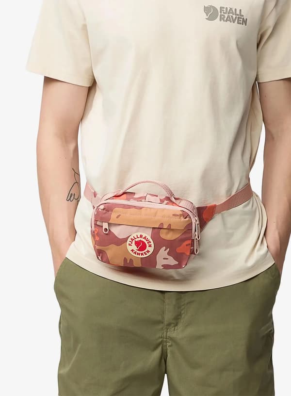 Fjallraven Kanken Graphics Hip Pack - chalkrose/hidden animals