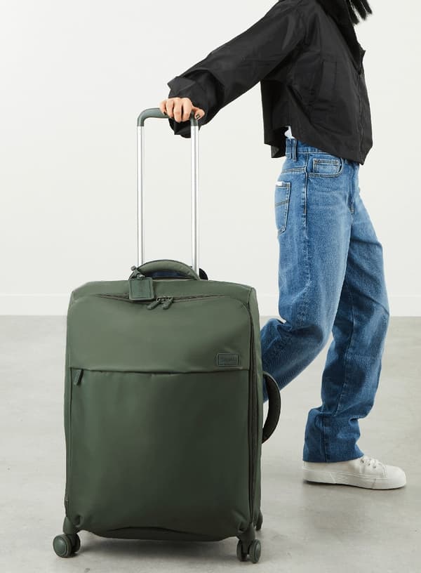 Medium resväska Lipault Plume Medium Trip - khaki