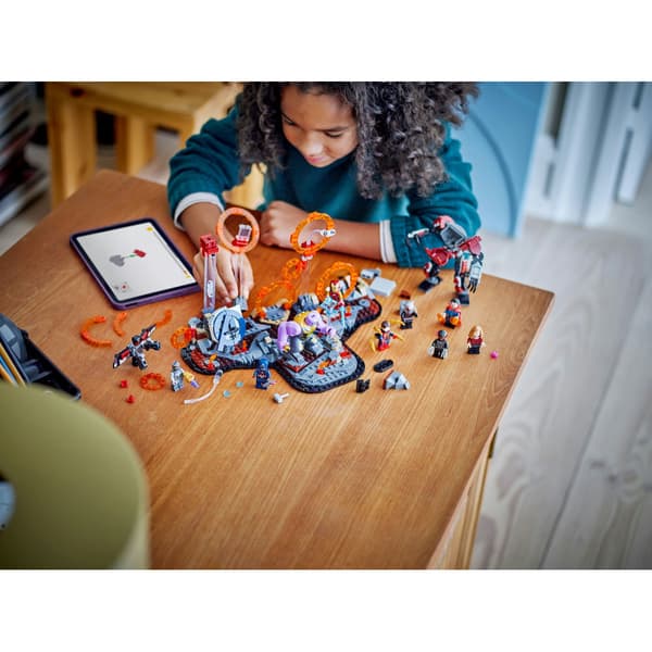 LEGO 76323 Marvel Avengers Endgame – Den Ultimative Kamp