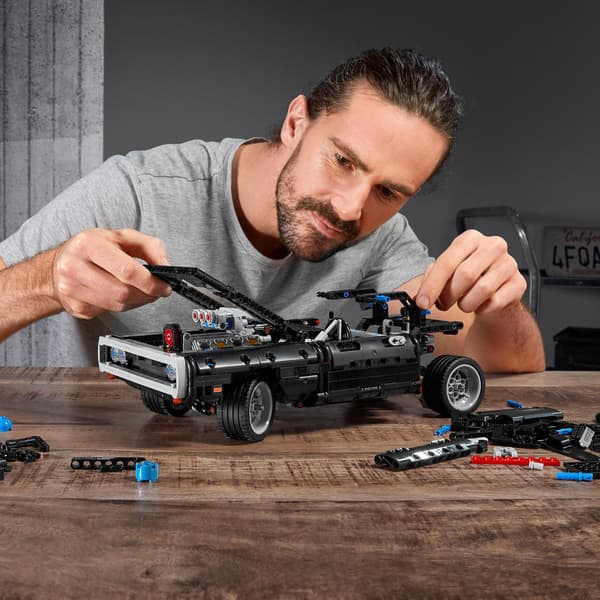 LEGO Technic Domin Dodge Charger (42111)