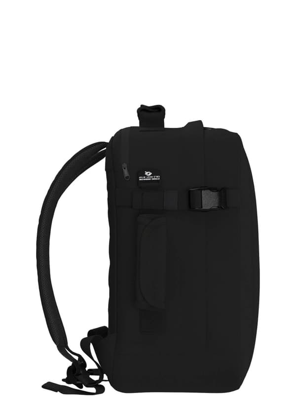 2-in-1 matkareppu CabinZero Classic Tech 28 l - absolute black