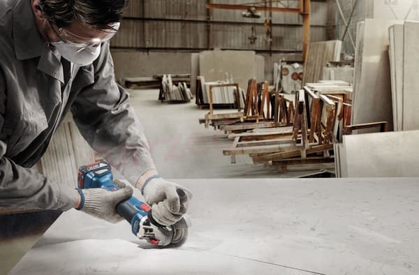 Bosch GWS 18V-10 slipmaskin