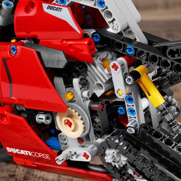 LEGO Technic Ducati Panigale V4 R (42107)