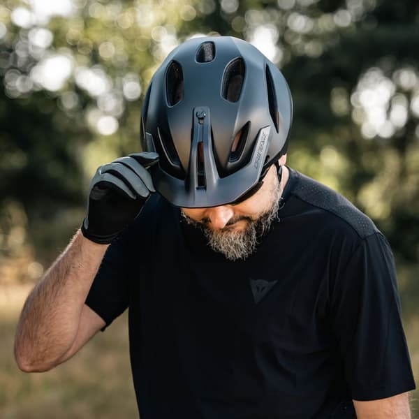 Dainese Linea 03 cykelhjelm sort/sort