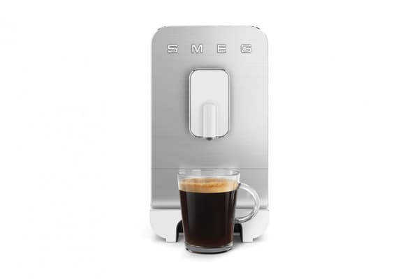 Espressomaskin SMEG BCC01WHMEU Vit