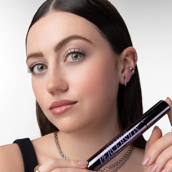 Urban Decay Perversion -tuuheuttava ja pidentävä ripsiväri 12 ml