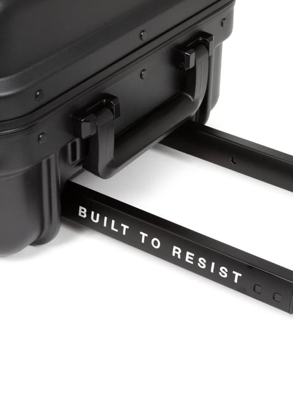 Lille kuffert Eastpak Resist'r Case S - sort