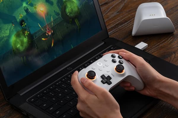8BitDo Ultimate 2 Bluetooth -ohjain Nintendo Switchille / Switch 2:lle, langaton, valkoinen