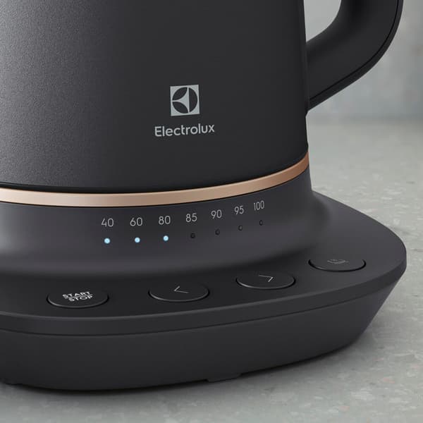 ELECTROLUX E7K1-6BP -vedenkeitin lämpötilansäädöllä