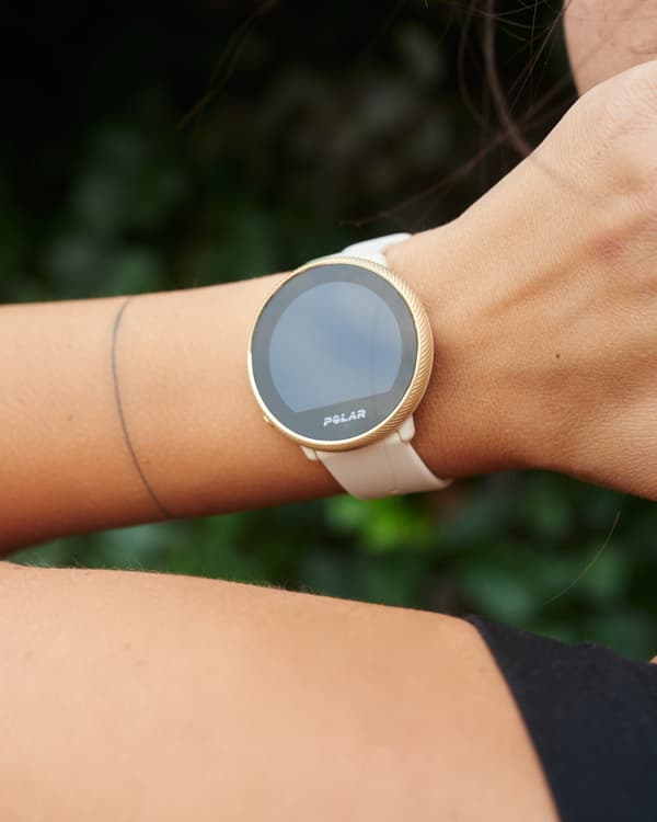 Smartwatch POLAR IGNITE 2 champagne-guld