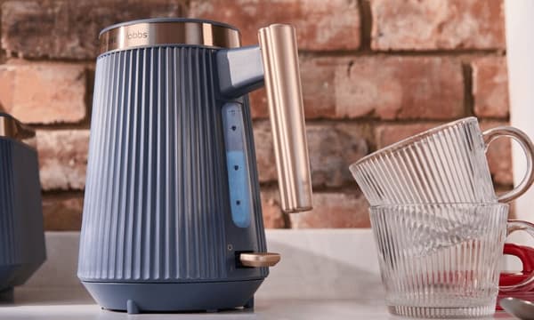 RUSSELL HOBBS Bronte Navy Kedel 26752-70