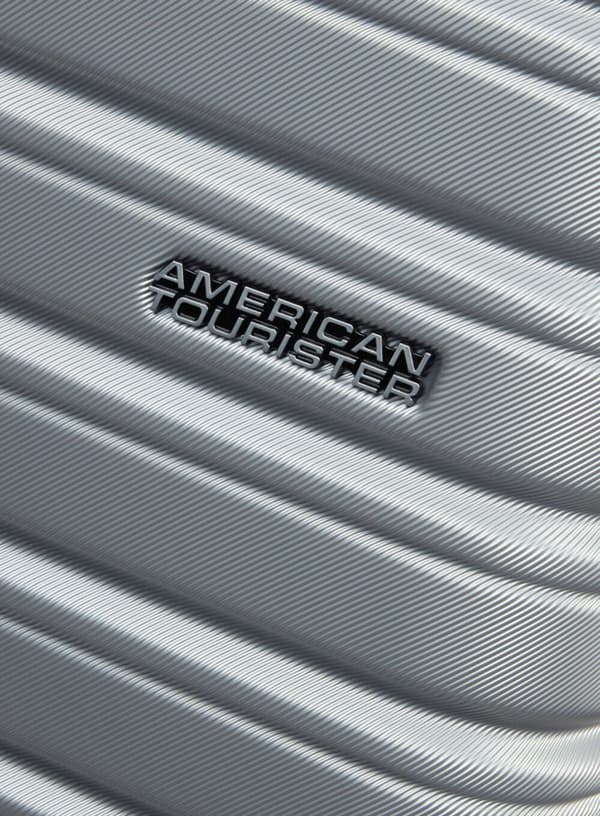 Medium resväska American Tourister Flashline - sky silver