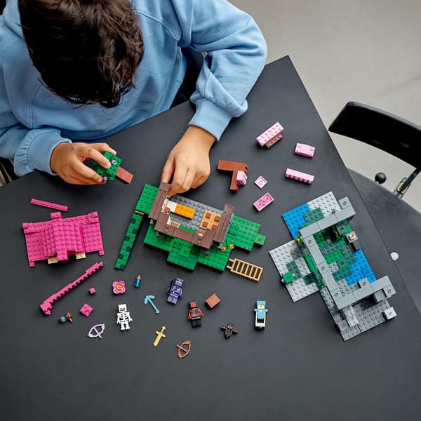 LEGO Minecraft Träningsområde (21183)