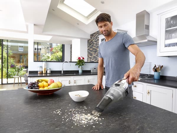 Black&Decker NVC220WC-QW handdammsugare