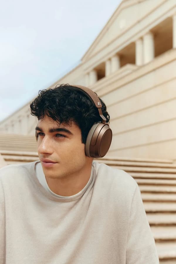 Sennheiser MOMENTUM 4 Wireless Brown