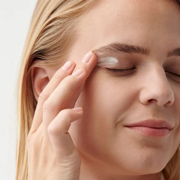 Återfuktande primer Perricone MD No Makeup Instant Blur Priming Moisturizer 30 ml