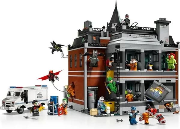 LEGO Batman 76300 Arkham Asylum