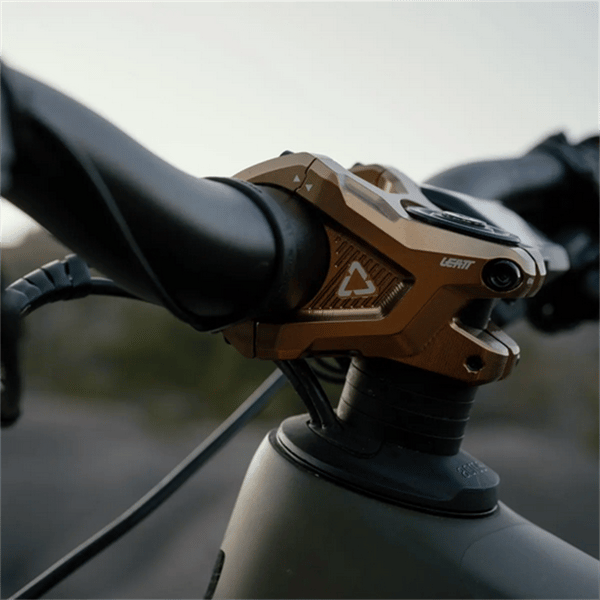 LEATT Gravity 6.0 Styrstam