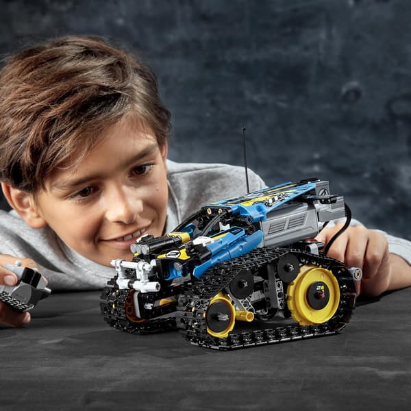 LEGO Technic Fjernstyret stuntbil (42095)