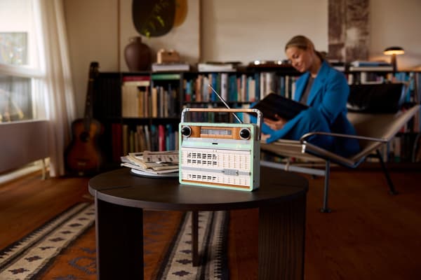 LEGO 10334 ICONS Retroradio