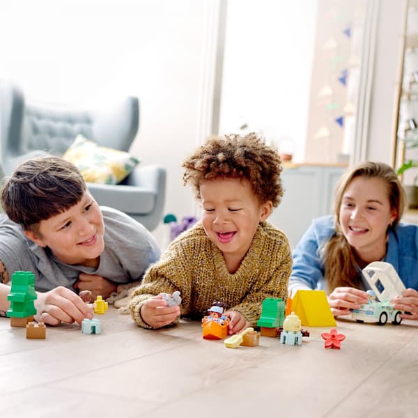 LEGO Duplo Perheleirintä (10946)