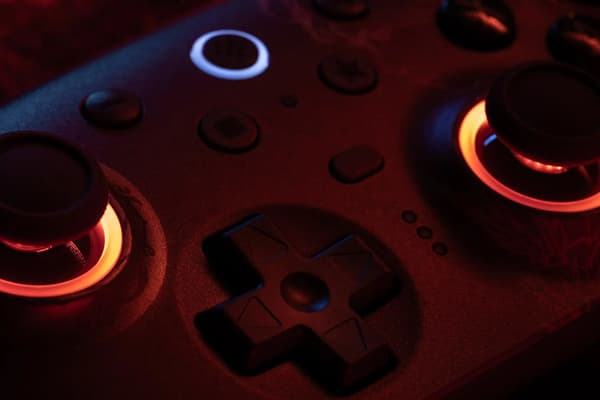 8BitDo Ultimate 2 trådlös handkontroll för PC, Android Trådlös WUCHANG: Fallen Feathers