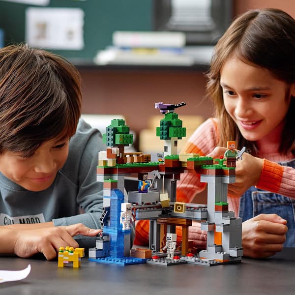LEGO Minecraft Det første eventyr (21169)