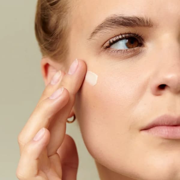 Återfuktande primer Perricone MD No Makeup Instant Blur Priming Moisturizer 30 ml
