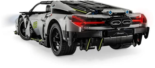 LEGO Technic 42214 Lamborghini Revuelto Superauto