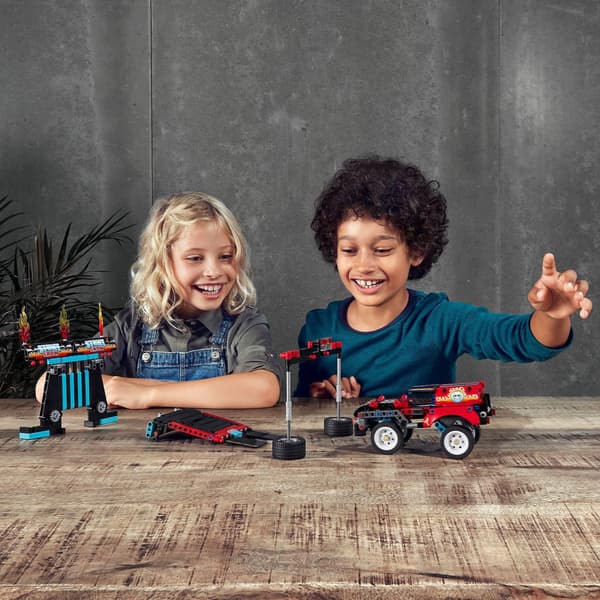 LEGO Technic Stuntbil och motorcykel (42106)