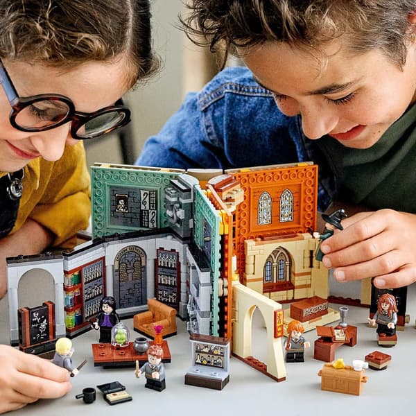 LEGO Harry Potter Hogwarts Moments: Transfiguration Class (76382)