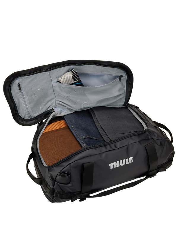 Thule Chasm 40 2-in-1 matka-/urheilukassi - musta