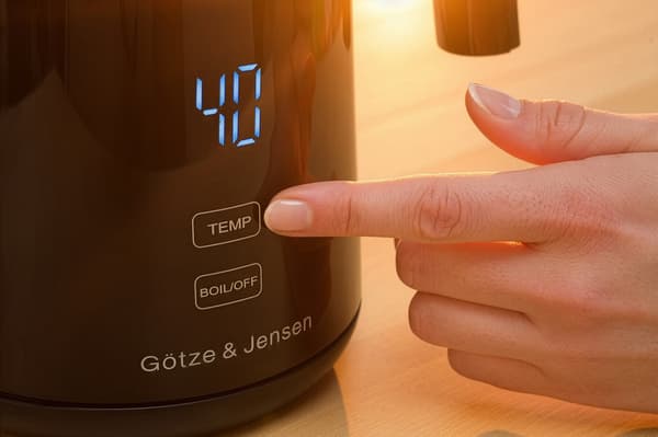 Vedenkeitin GÖTZE & JENSEN KT730K Musta