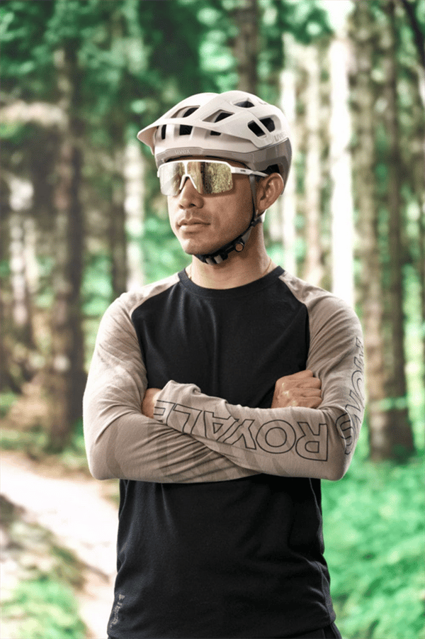 UVEX React cykelhjelm